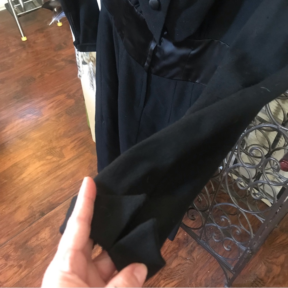 1940’s Dress that needs TLC 🖤 - Picture 3 of 13